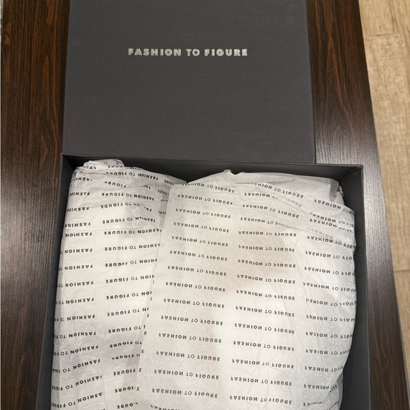 Fashion to Figure White Platform Mules - Picture 6 of 7